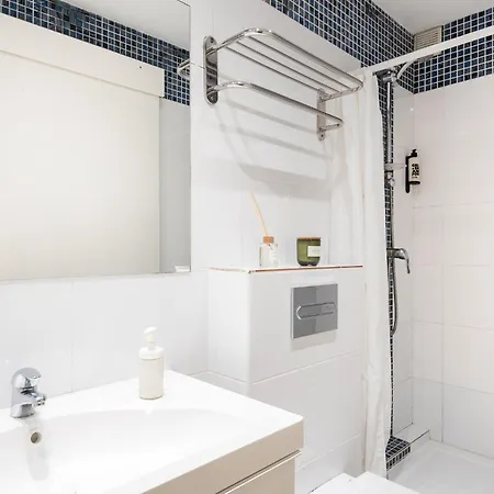 Oasis With A Terrace In The Heart Of Gracia, Appartement *