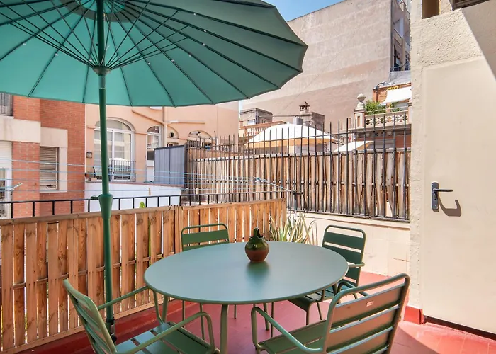 דירה Oasis With A Terrace In The Heart Of Gracia, ברצלונה